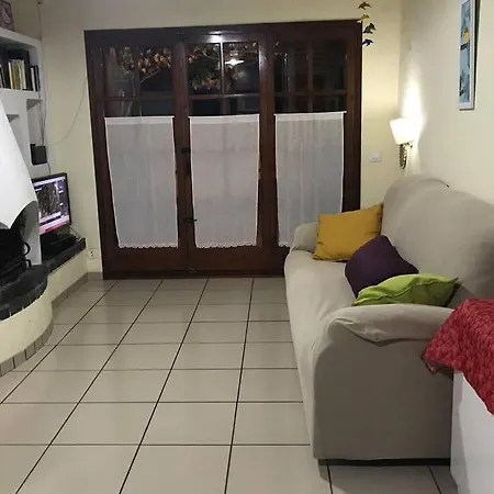 Casita Blanca Con Fibra Optica Y Piscina Cominutaria * Тосса-де-Мар