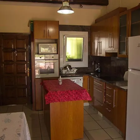 Casita Blanca Con Fibra Optica Y Piscina Cominutaria Тосса-де-Мар