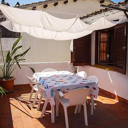 Casita Blanca Con Fibra Optica Y Piscina Cominutaria *